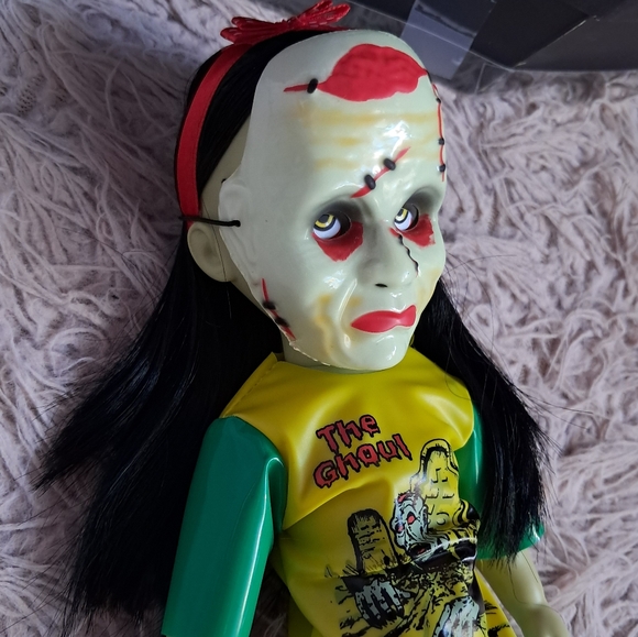 LAST CHANCE! The Ghoul- Living Dead Doll Halloween limited edition! - Picture 7 of 12